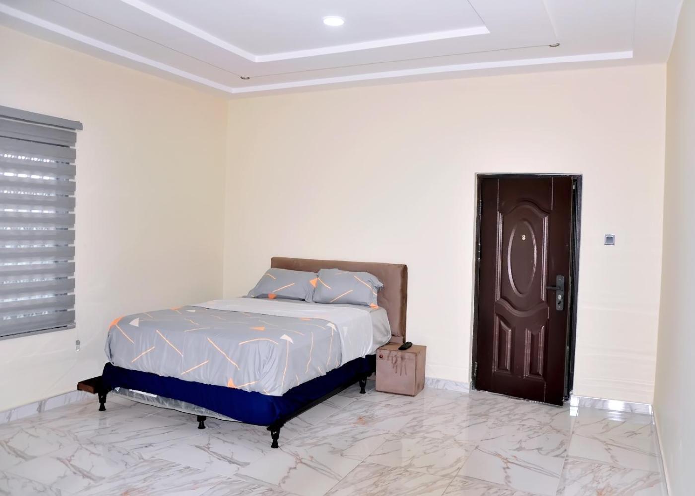 Queens Place Hotel Accra Buitenkant foto